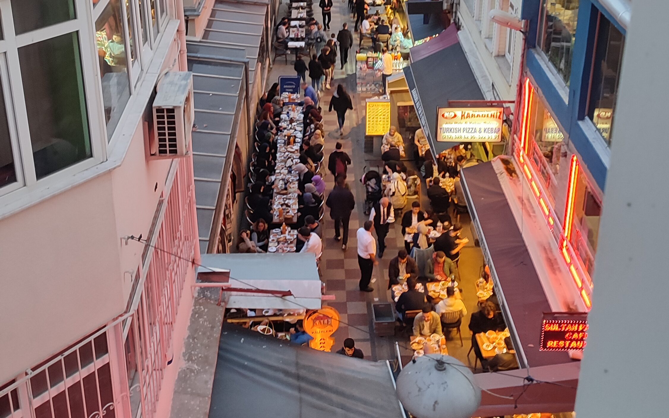 Quartiere di Sultanahmet fine digiuno giornaliero del Ramadan