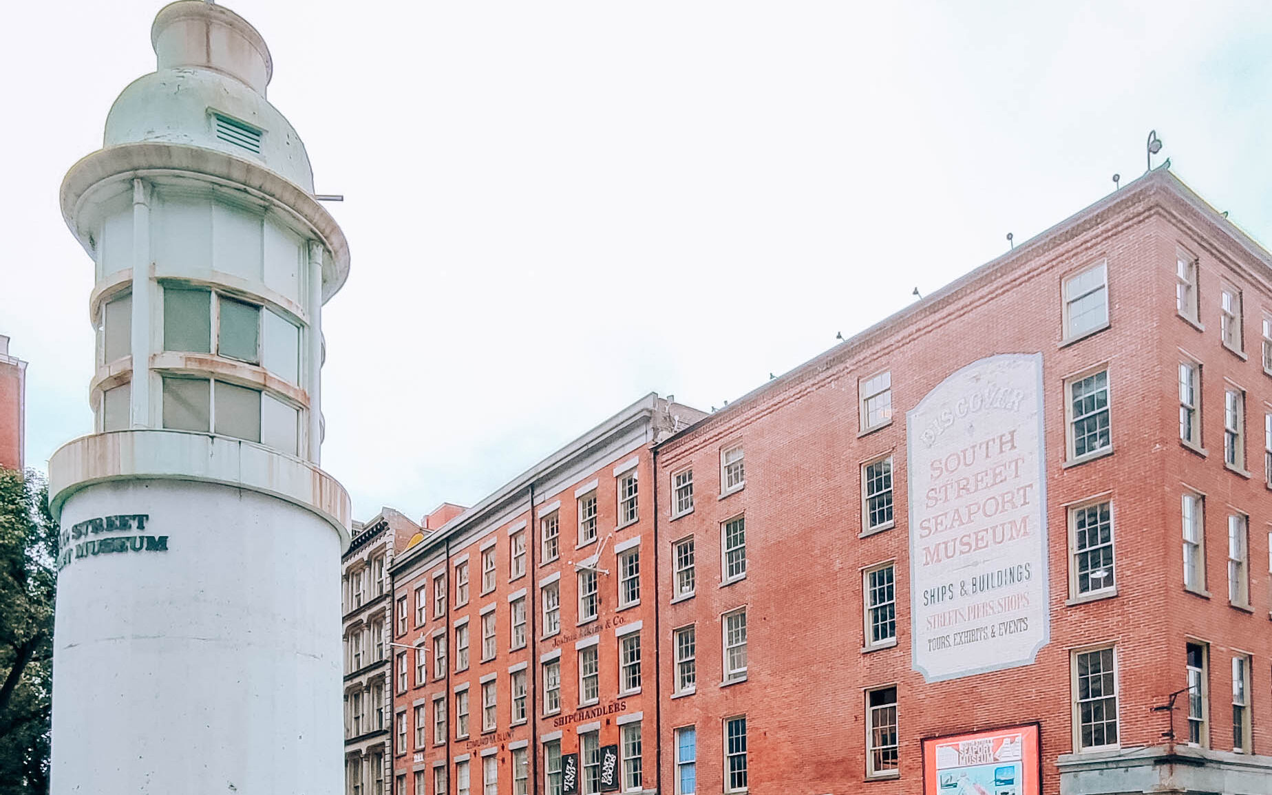 posti insoliti di New York faro del South street seaport district