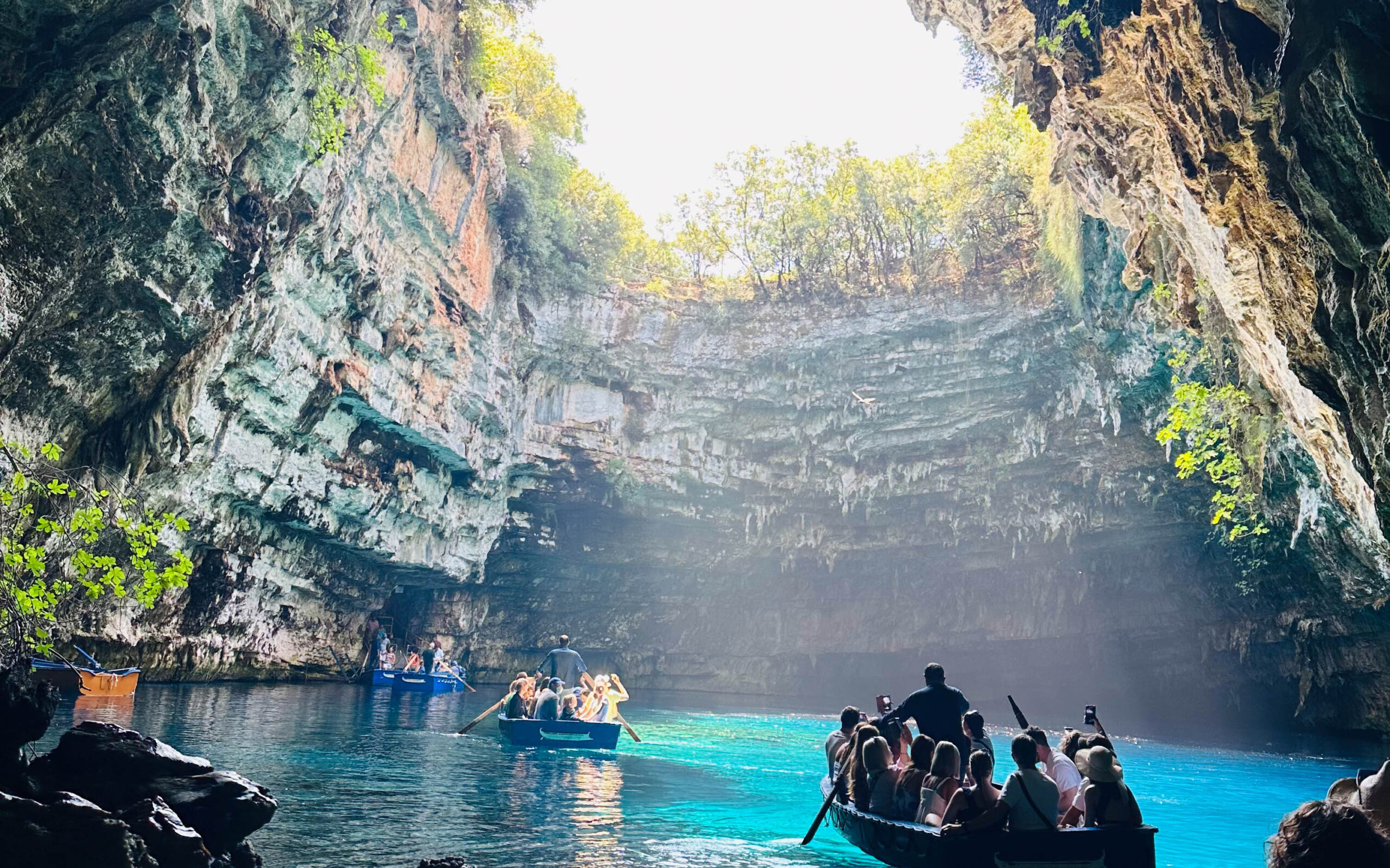 Cosa vedere a Cefalonia tour dentro la grotta di Melissani