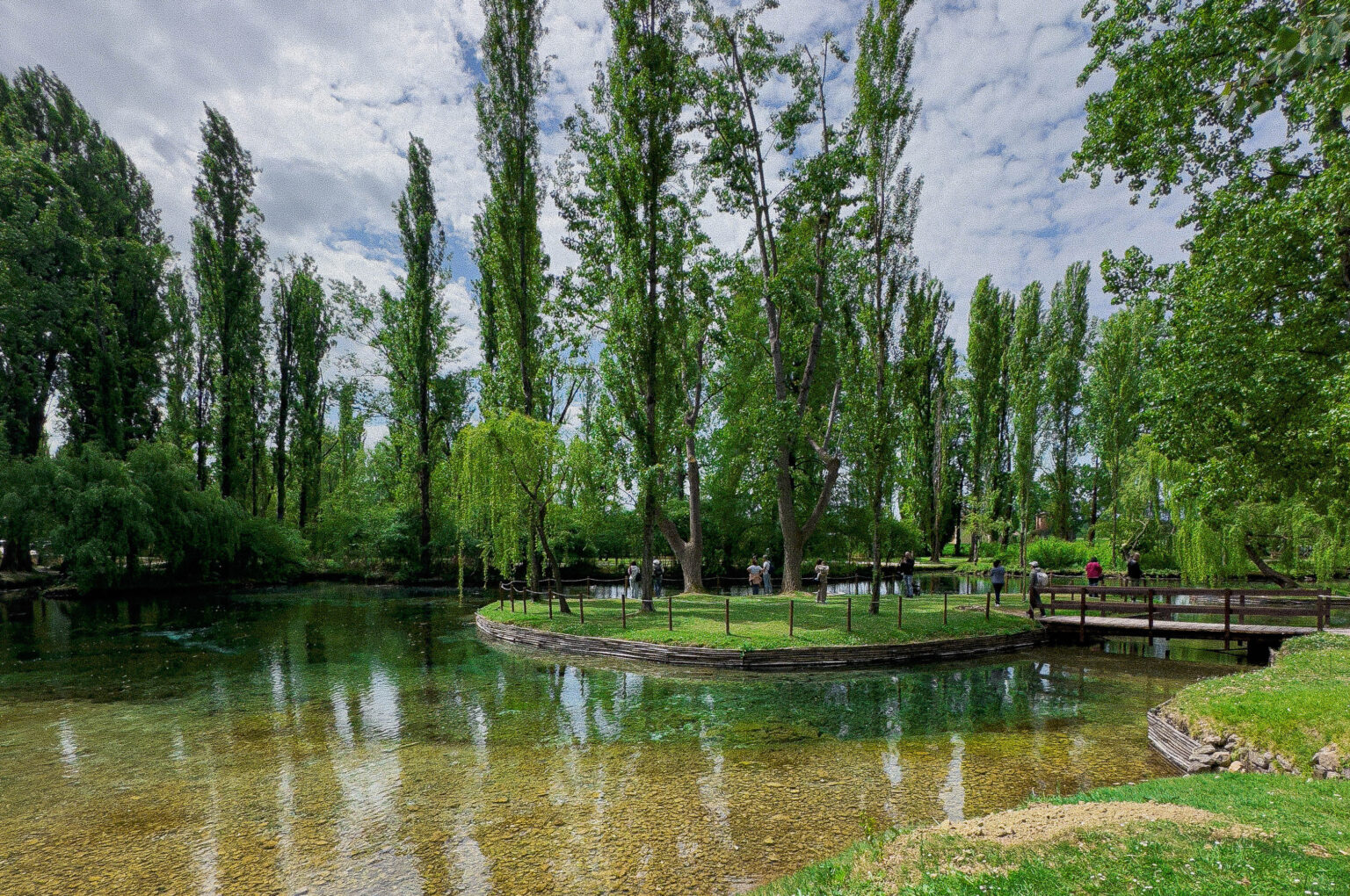 Le fonti del Clitunno laghetto